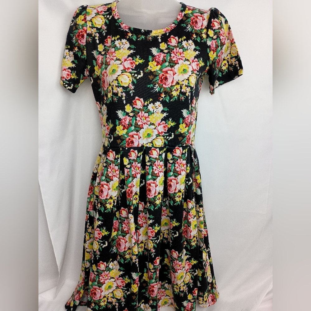 2/$30 Lularoe Butterly Floral Short Sleeve Dress-(#635)